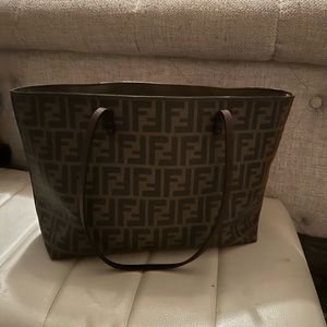 COPY - Fendi tote bag great condition! A MUST HAVE🥰